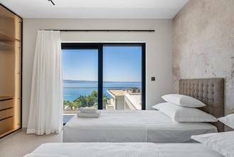 Thumbnail von Moderne Neubau-Villa mit Panorama-Meerblick