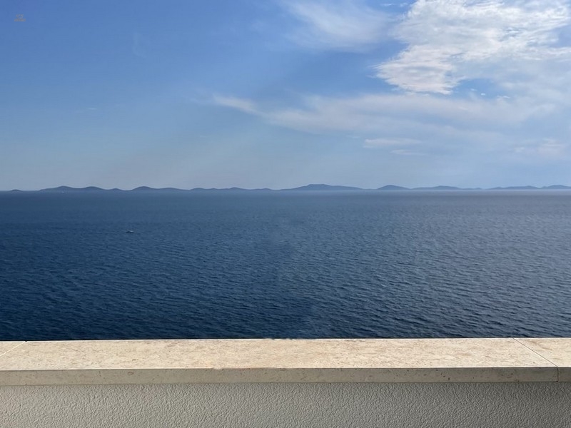 Zwei Wohnungen mit Swimmingpool und traumhaftem Meerblick