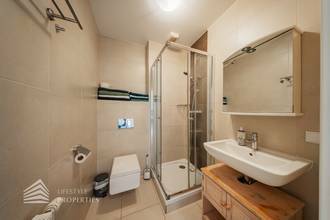 Thumbnail von Zinshaus mit 16 Apartments mit 16 Stellplätze, Nähe Flughafen Wien