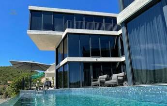 Thumbnail von Villa de luxe représentative directement au bord de la mer, région de Korcula