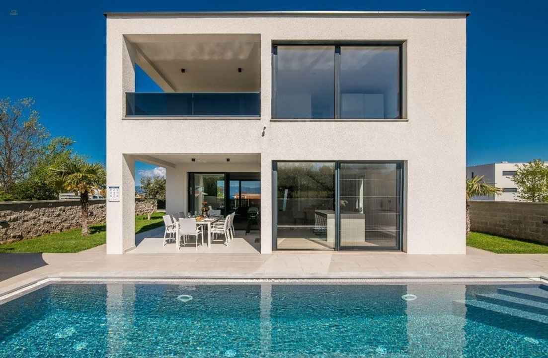 Moderne Villa mit Swimmingpool