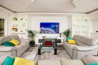 Thumbnail von Villa avec piscine, terrasse sur le toit et vue sur la mer