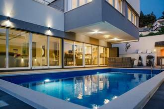 Thumbnail von Villa avec piscine, terrasse sur le toit et vue sur la mer