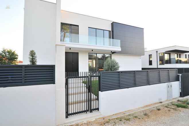 Moderne Villa mit Swimmingpool