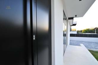 Thumbnail von Moderne Villa mit Swimmingpool