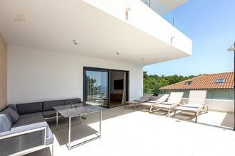 Thumbnail von Neue Doppelhaushälfte mit Pool und Meerblick