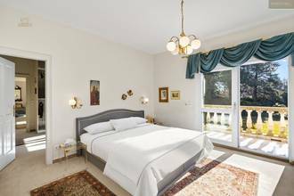 Thumbnail von Elegante Villa mit Pool und Doppelgarage in Pötzleinsdorfer Aussichtslage!