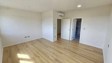 Thumbnail von Moderne Maisonettewohnung mit Panorama-Meerblick