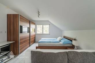 Thumbnail von Modernes, möbliertes Einfamilienhaus mit Garten und Pool in Ruhelage