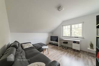 Thumbnail von Modernes, möbliertes Einfamilienhaus mit Garten und Pool in Ruhelage