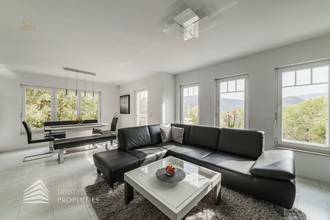 Thumbnail von Modernes, möbliertes Einfamilienhaus mit Garten und Pool in Ruhelage