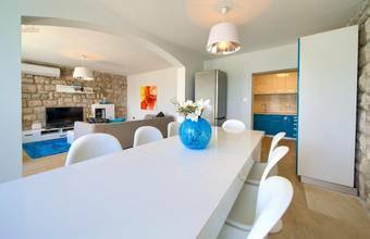 Thumbnail von Doppelhaushälfte mit Pool nahe dem Meer