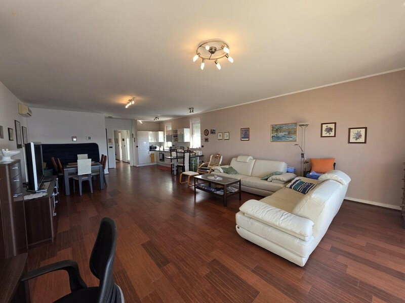 Thumbnail von Geräumige Wohnung mit wunderschönem Meerblick