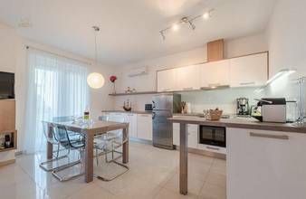 Thumbnail von Erdgeschosswohnung mit Pool und Garten