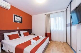 Thumbnail von Erdgeschosswohnung mit Pool und Garten