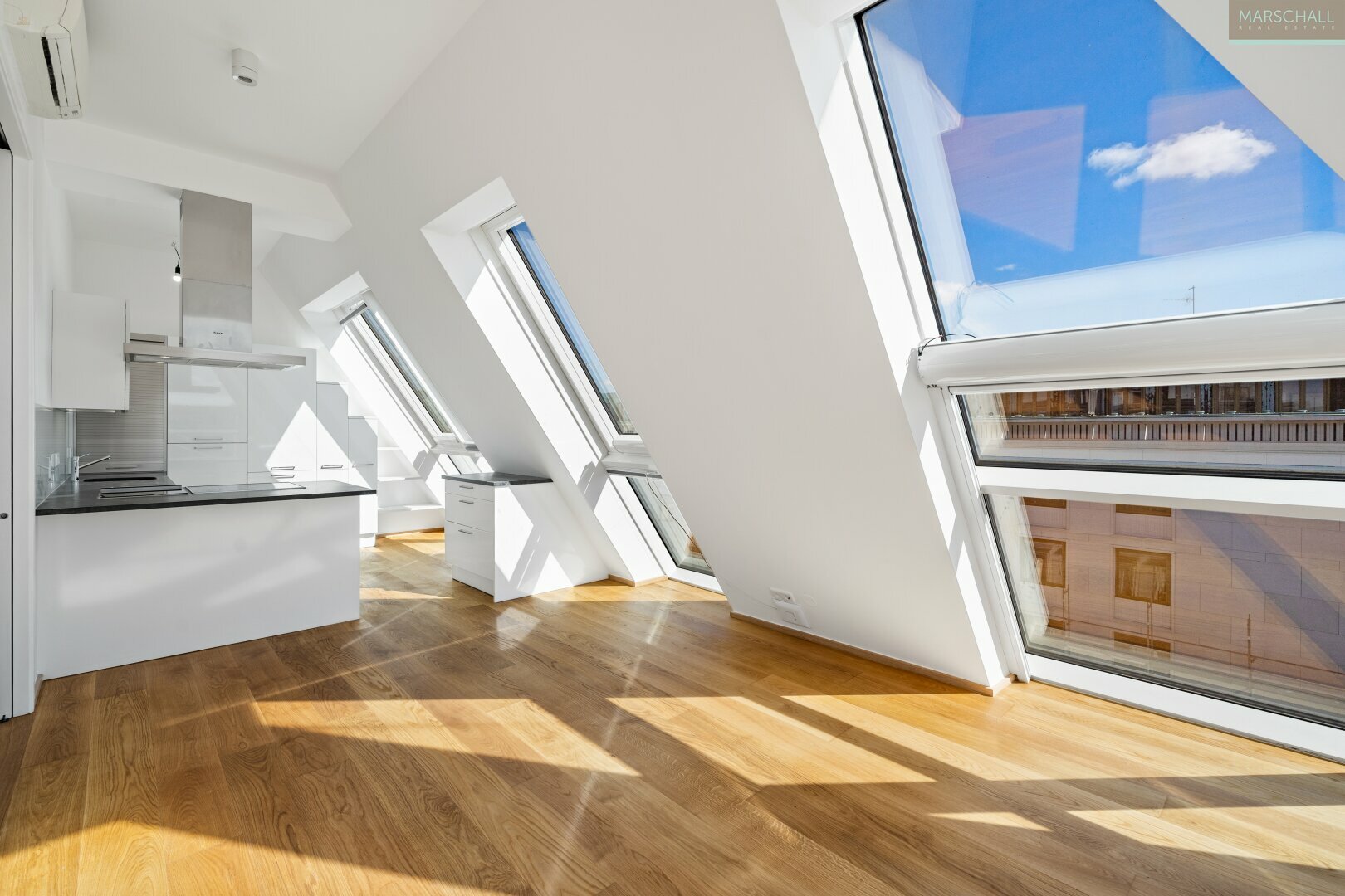 Thumbnail von Luxuspenthouse mit Terrassen in Toplage direkt bei der Wiener Staatsoper