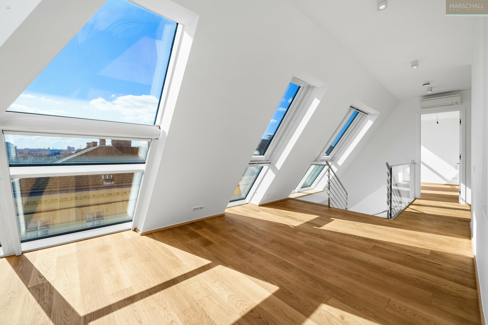 Thumbnail von Luxuspenthouse mit Terrassen in Toplage direkt bei der Wiener Staatsoper