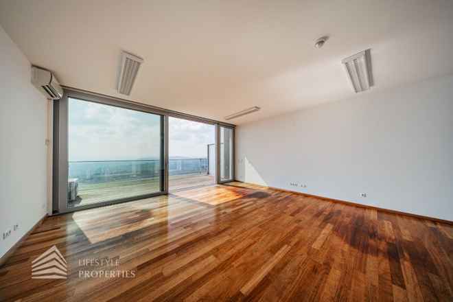 Viyana üzerinde rüya gibi bir manzara! Kahlenberg'te teraslı garsoniyer