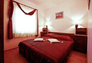 Thumbnail von Haus mit Pool und Blick auf das Meer