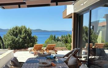 Thumbnail von Luxuriöses Apartment im Erdgeschoss - mit privatem Garten und Pool