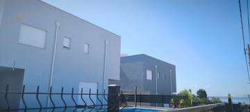 Thumbnail von Moderne Neubau-Villa mit Swimmingpool