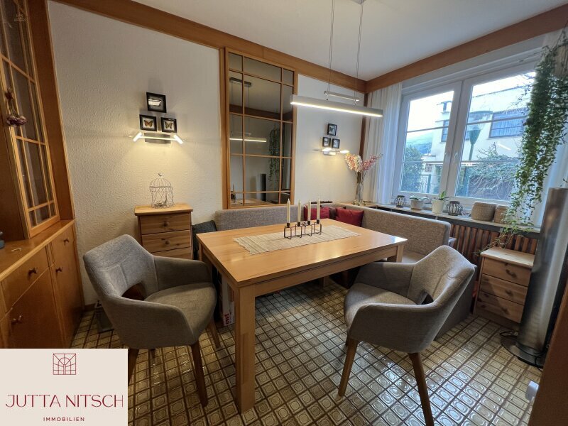 Thumbnail von Gut geschnittenes Reihenhaus im Split-Level mit blühendem Garten - Gumpoldskirchen