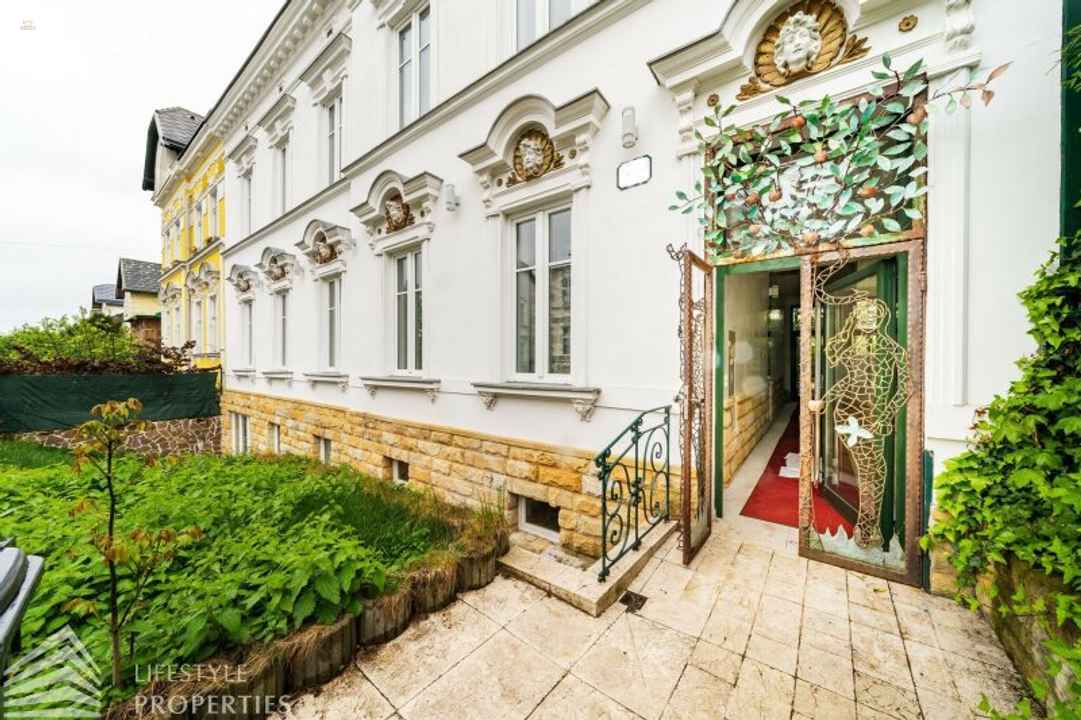 Luxuriöse 12-Zimmer-Villa mit Wellnessbereich Nähe Gersthof