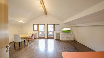 Thumbnail von Mehrfamilienhaus mit FREIZEITWOHNSITZWIDMUNG