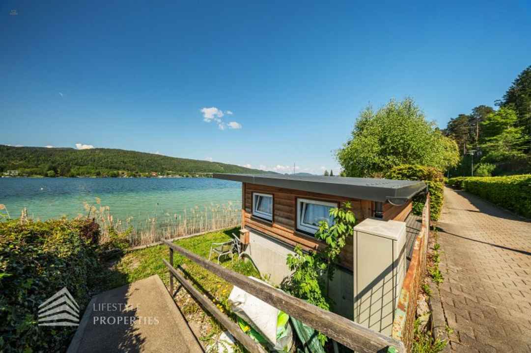 Exklusives Badeparadies am Wörthersee: Ihr privates Refugium mit Seezugang und Waldidylle
