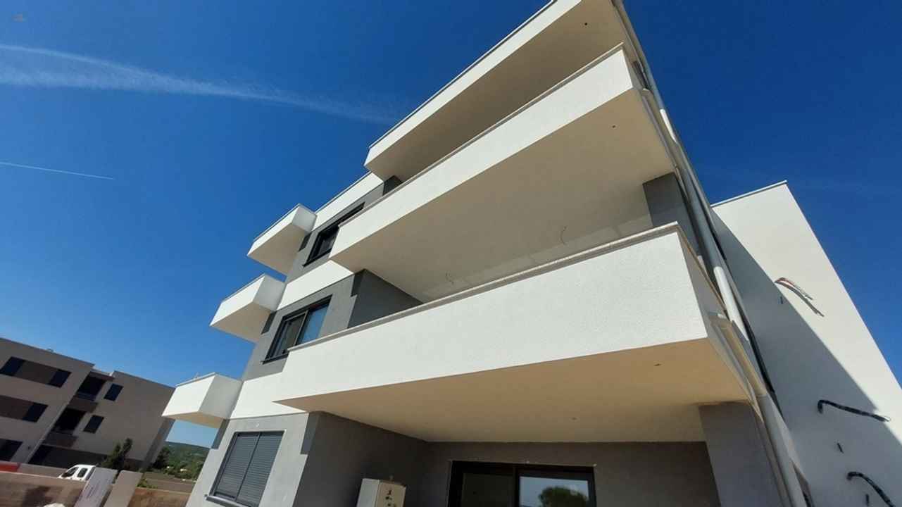 Moderne Neubauwohnungen mit schönem Meerblick