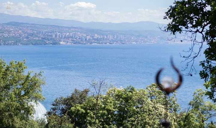 Wohnung mit Garten und Meerblick