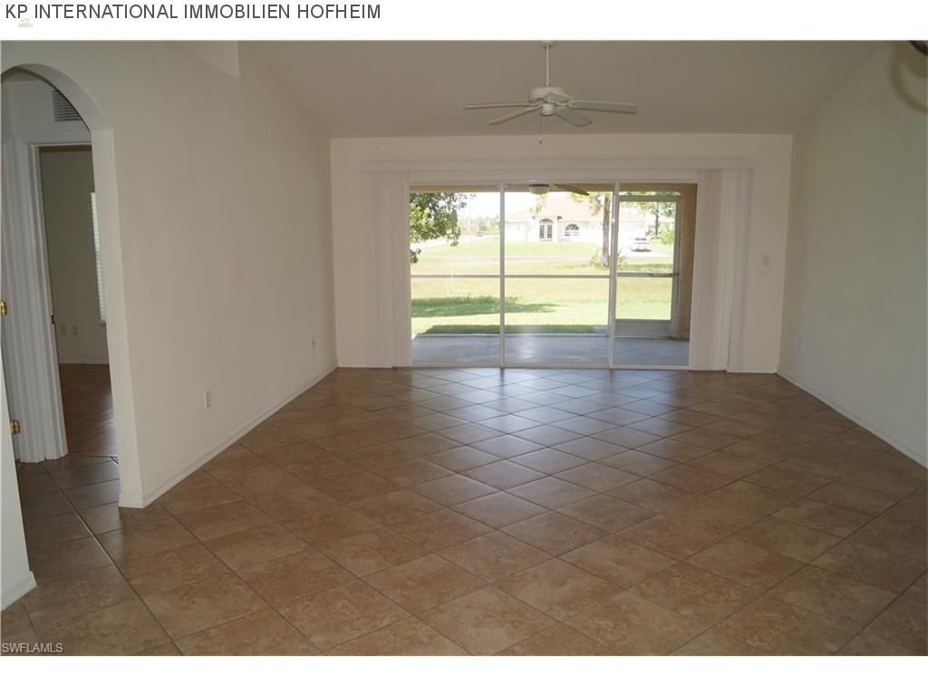 Thumbnail von ***CAPE CORAL: Modernes EFH mit Wintergarten***