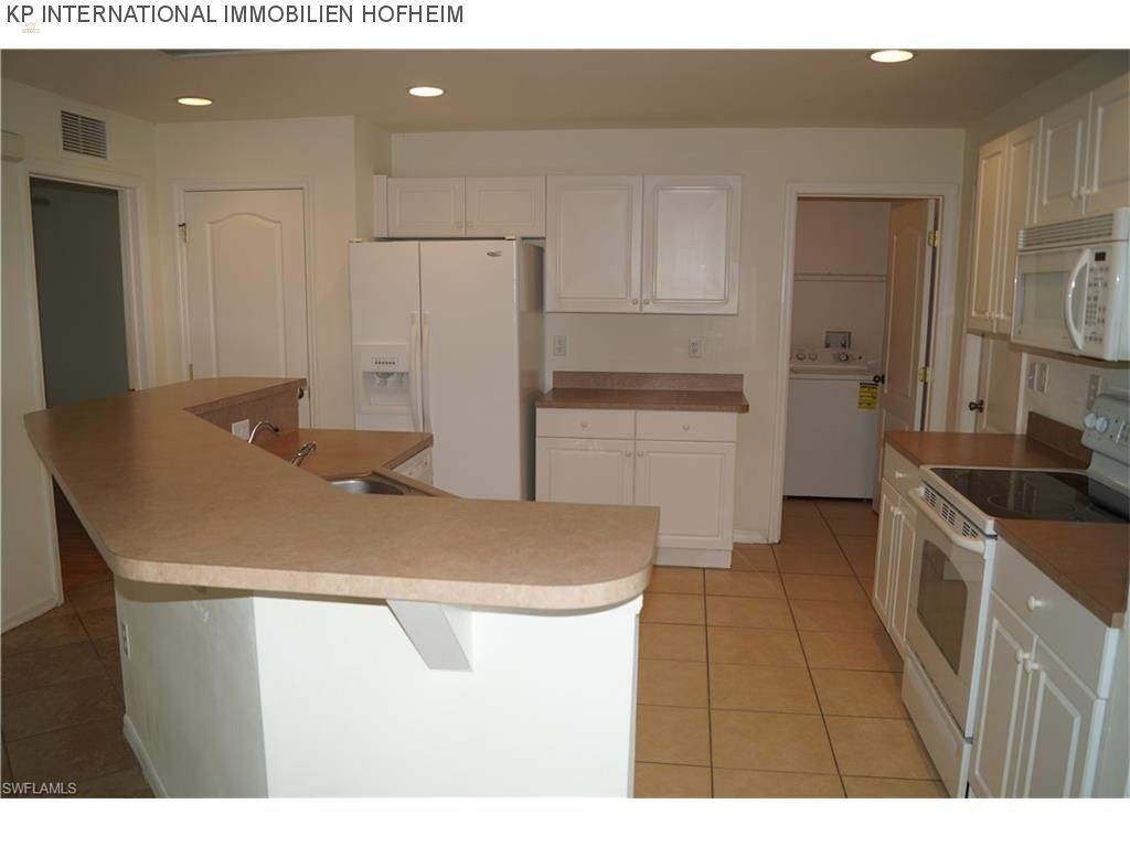 Thumbnail von ***CAPE CORAL: Modernes EFH mit Wintergarten***