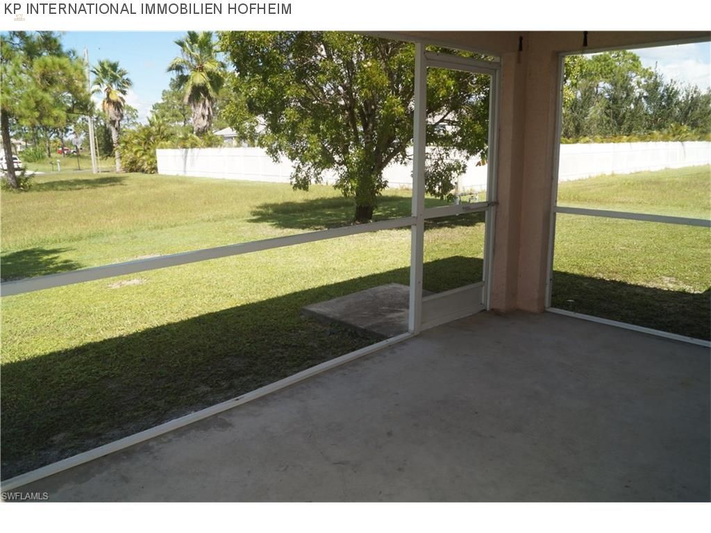 Thumbnail von ***CAPE CORAL: Modernes EFH mit Wintergarten***