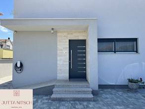 Thumbnail von Architekten-Terrassenvilla mit Pool in Strandnähe -  Sukošan bei Zadar