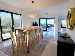 Thumbnail von Moderne Villa mit Meerblick