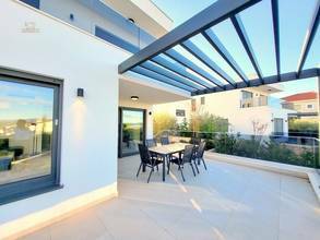 Thumbnail von Moderne Villa mit Meerblick