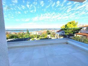 Thumbnail von Moderne Villa mit Meerblick