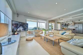 Thumbnail von Moderne Villa mit Swimmingpool