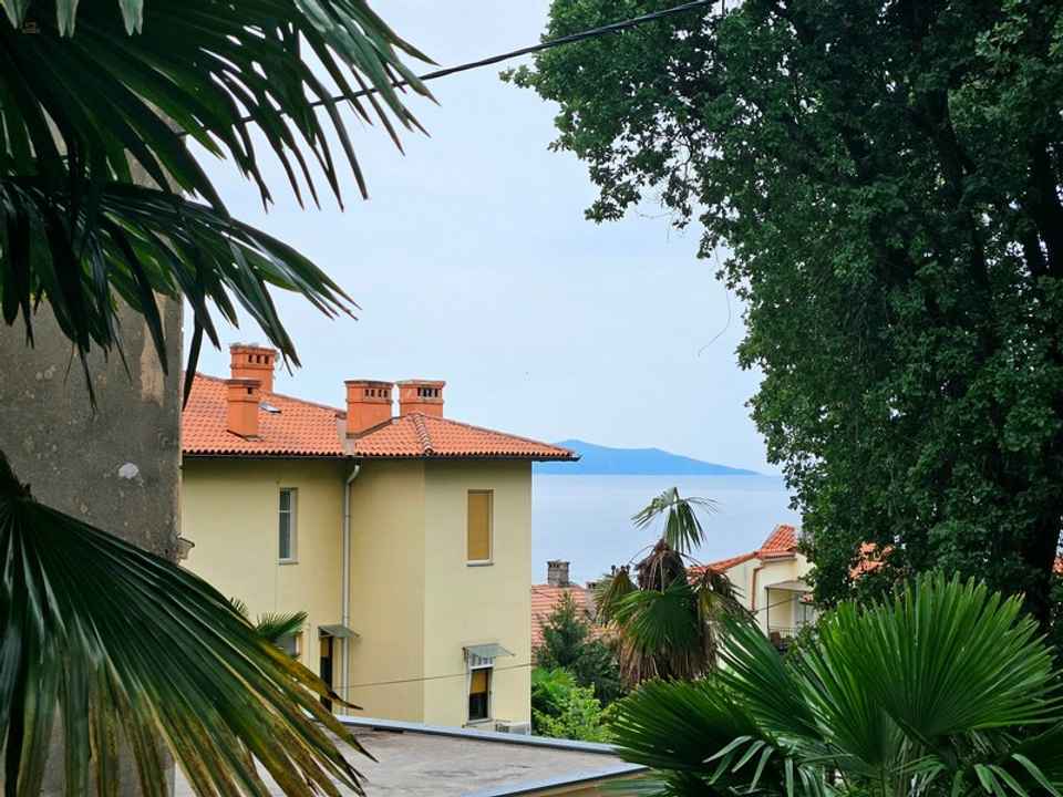 Wohnung mit großer Terrasse in zentraler Lage