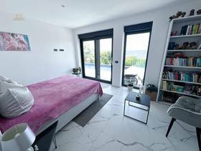 Thumbnail von Moderne Villa mit Pool und schönem Meerblick