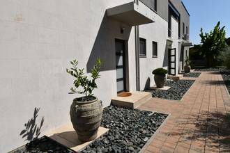 Thumbnail von Moderne Villa mit vier Wohneinheiten in außergewöhnlicher Lage direkt am Yachthafen