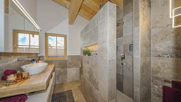 Thumbnail von Exclusive chalet duo in prime quiet location