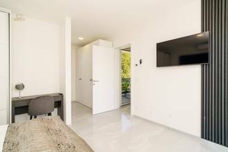 Thumbnail von Moderne Villa mit Swimmingpool und Meerblick in ruhiger Umgebung