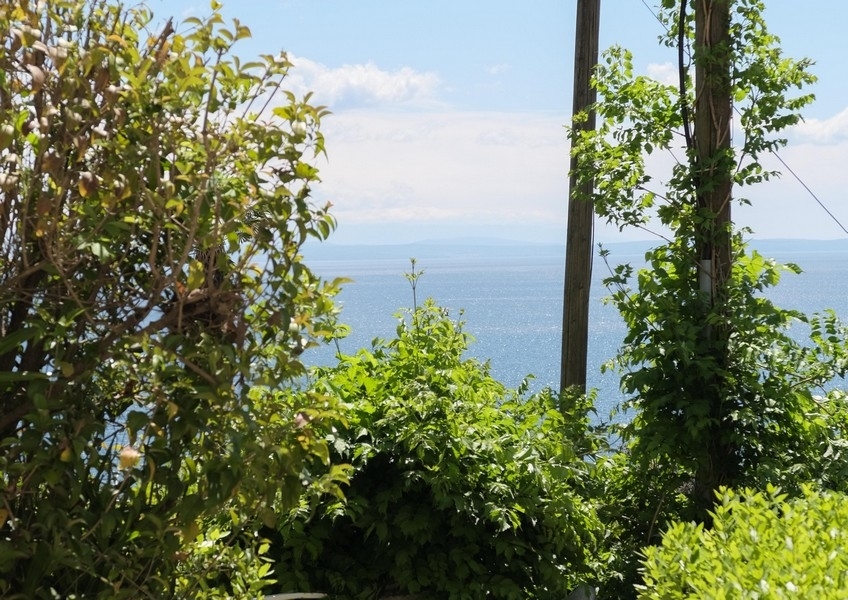 Modern eingerichtete Wohnung mit schönem Meerblick