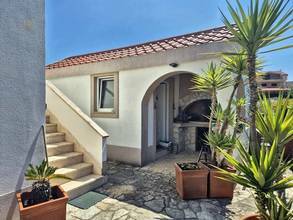 Thumbnail von Haus mit zwei Wohnungen nahe dem Meer, Region Rogoznica