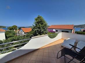 Thumbnail von Haus mit zwei Wohnungen nahe dem Meer, Region Rogoznica