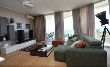 Thumbnail von Luxuriöses Penthouse mit privater Dachterrasse und traumhaftem Meerblick