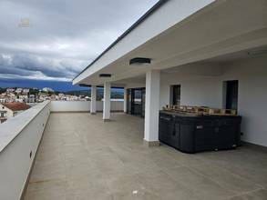 Thumbnail von Modernes Penthouse mit Dachterrasse und Meerblick