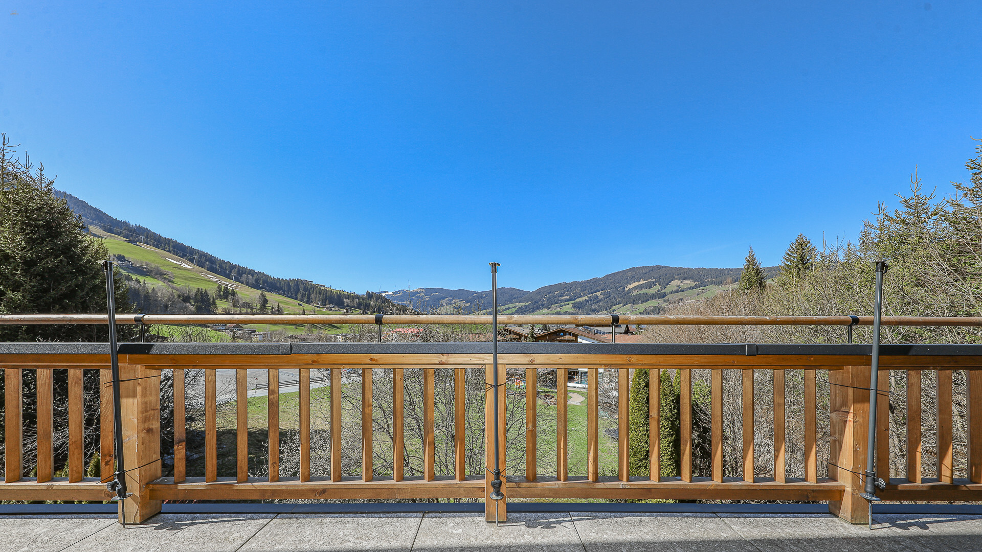 Thumbnail von Luxus-Penthouse mit Panoramablick in sonniger Top-Ruhelage